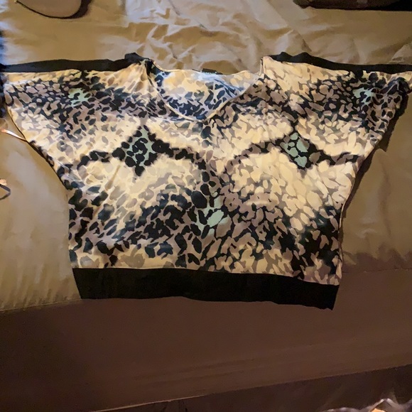 Marciano cold shoulder top - Picture 6 of 10